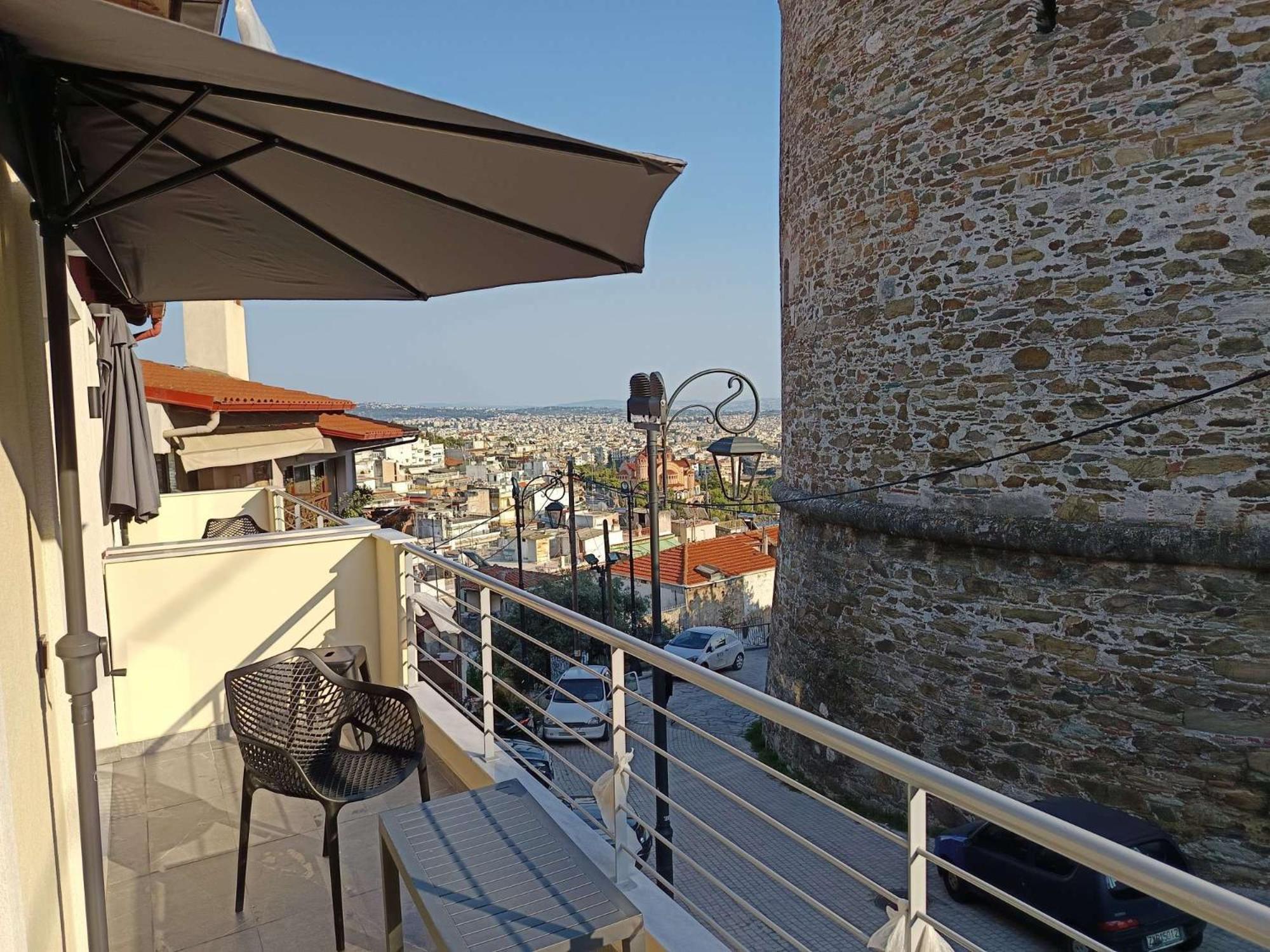 Beyond The Castle Apartment Thessaloníki Ngoại thất bức ảnh