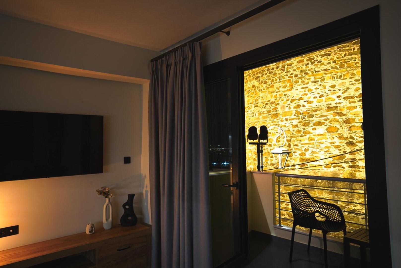 Beyond The Castle Apartment Thessaloníki Ngoại thất bức ảnh