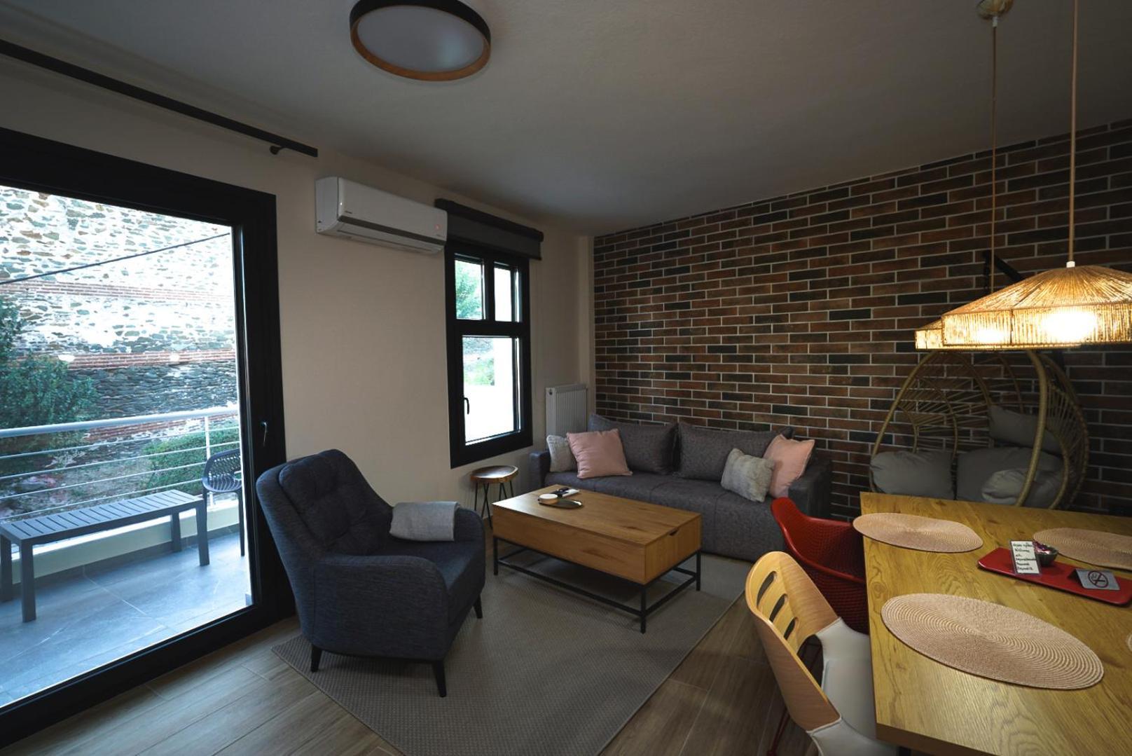 Beyond The Castle Apartment Thessaloníki Ngoại thất bức ảnh