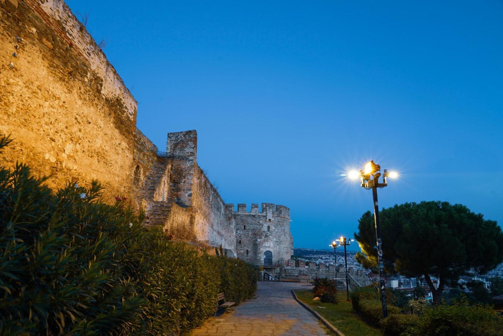 Beyond The Castle Apartment Thessaloníki Ngoại thất bức ảnh