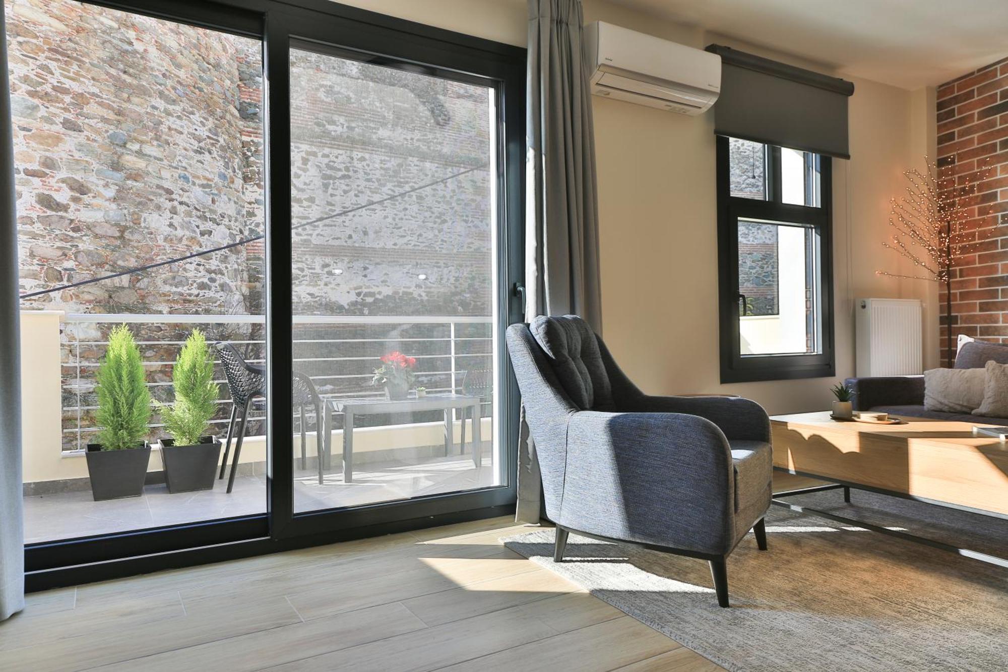 Beyond The Castle Apartment Thessaloníki Ngoại thất bức ảnh
