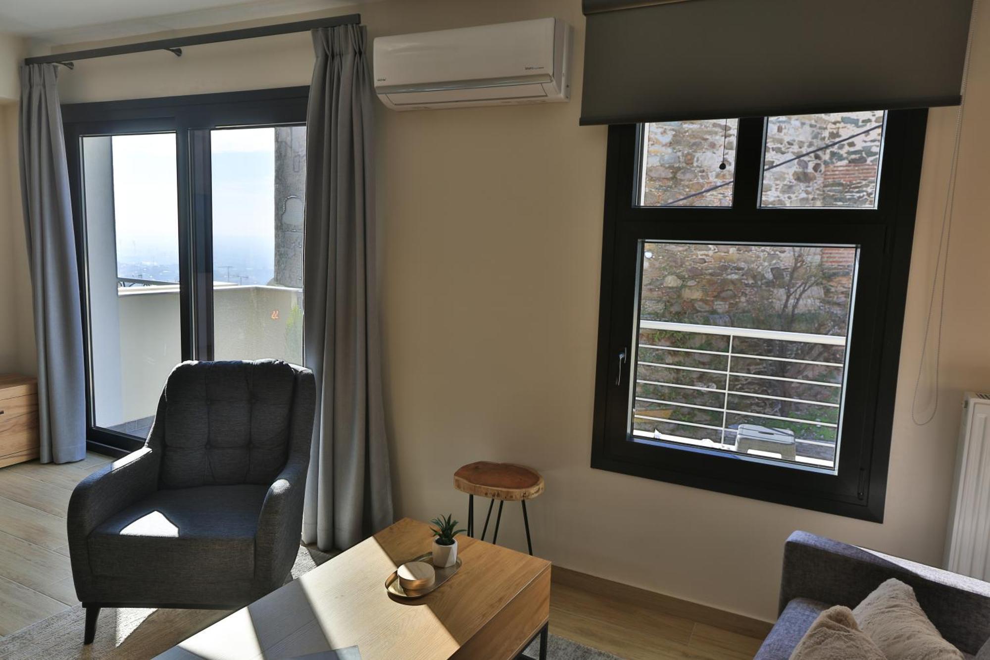 Beyond The Castle Apartment Thessaloníki Ngoại thất bức ảnh